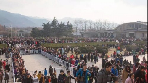 景區(qū)過五一，為何會讓員工抱怨、游客罵娘成了常態(tài)？