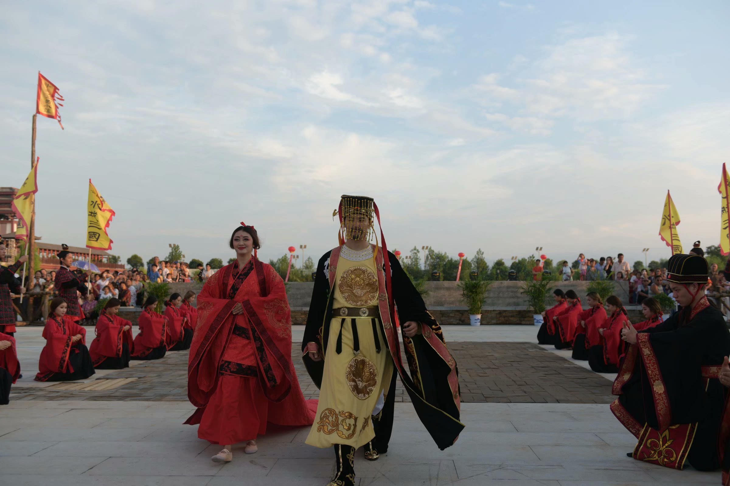 景區(qū)票務(wù)系統(tǒng)如何解決網(wǎng)紅景點(diǎn)二次消費(fèi)收銀難題