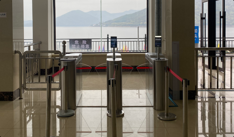 景區(qū)如何用‘無感通行’重塑游客體驗(yàn)----人臉識(shí)別入園系統(tǒng)